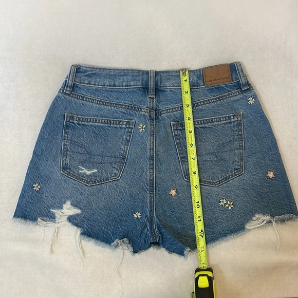 American Eagle AE Jean Shorts Distressed Flower Embroidery Women Juniors Size 0 - Picture 9 of 16